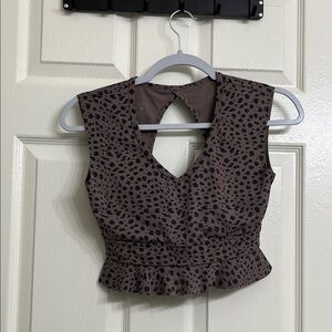 Elegant Leopard Print Crop Top